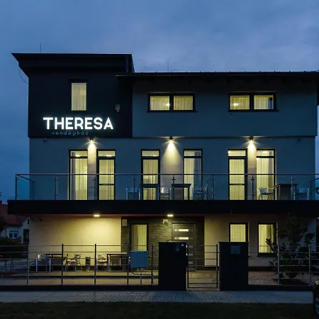 Theresa Vendeghaz Pensionat *